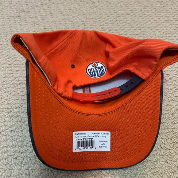 Edmonton Oilers Hat BNWT - Picture 2 of 2